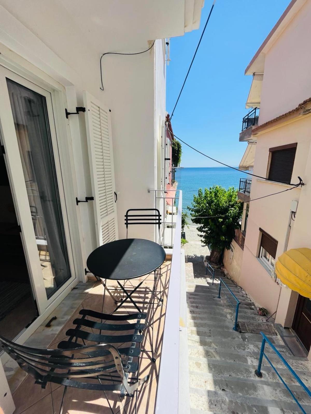 Ammoudeli Apartments Пломарион Экстерьер фото