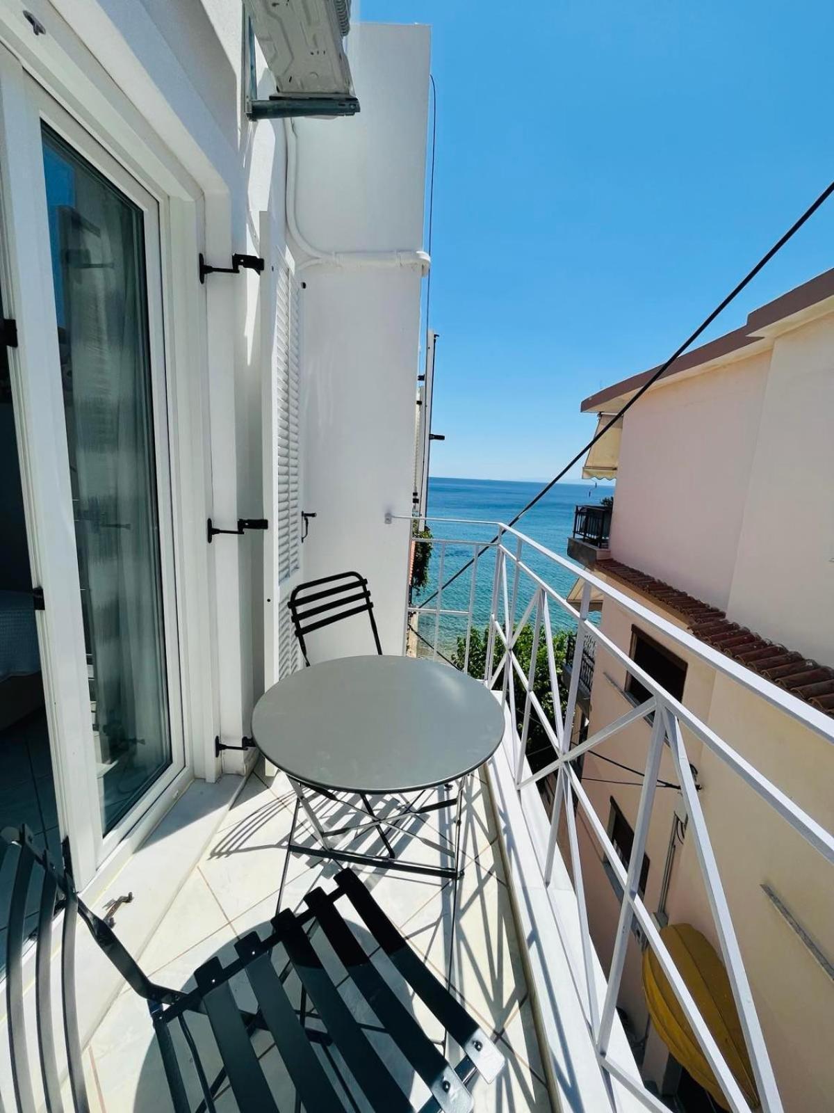 Ammoudeli Apartments Пломарион Экстерьер фото