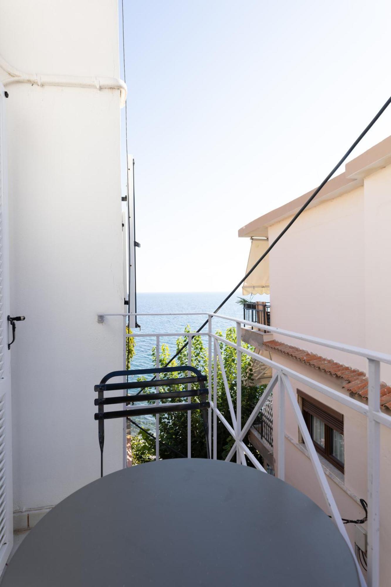Ammoudeli Apartments Пломарион Экстерьер фото